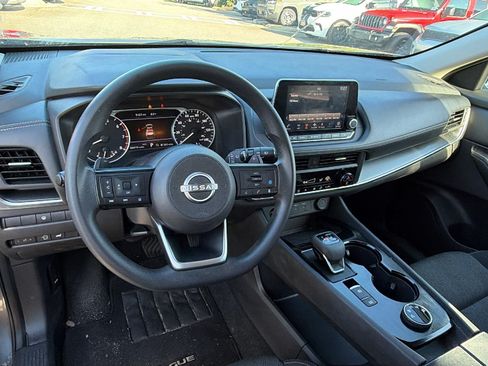 Used 2024 Nissan Rogue SV AWD/4WD image 24
