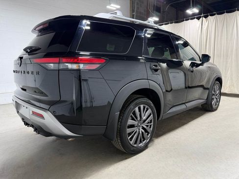 Used 2024 Nissan Pathfinder SL w/ SL Premium Package image 4