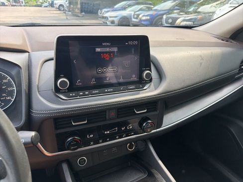Used 2023 Nissan Rogue SV AWD/4WD image 8