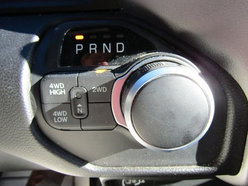 Used 2024 RAM 2500 Big Horn image 34