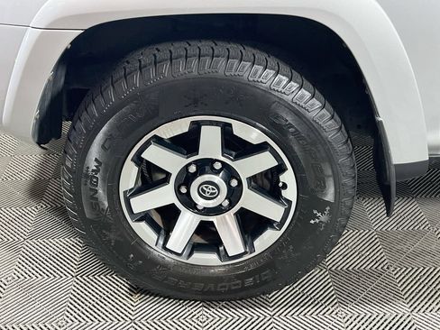 Certified 2019 Toyota 4Runner TRD Off-Road Premium AWD/4WD image 27