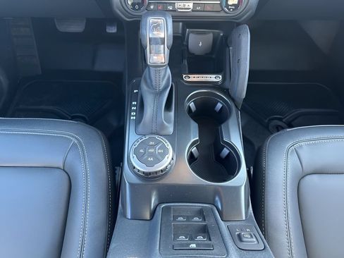 New 2026 Ford Bronco Badlands AWD/4WD image 17