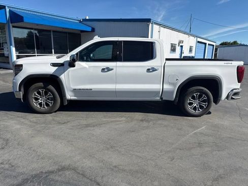 Used 2025 GMC Sierra 1500 SLT AWD/4WD image 2