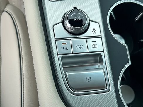 New 2026 Genesis G70 2.5T Prestige AWD/4WD image 32