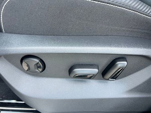 New 2026 Volkswagen Atlas Cross Sport SE image 55