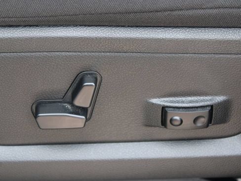 Used 2025 RAM 2500 Big Horn AWD/4WD image 18