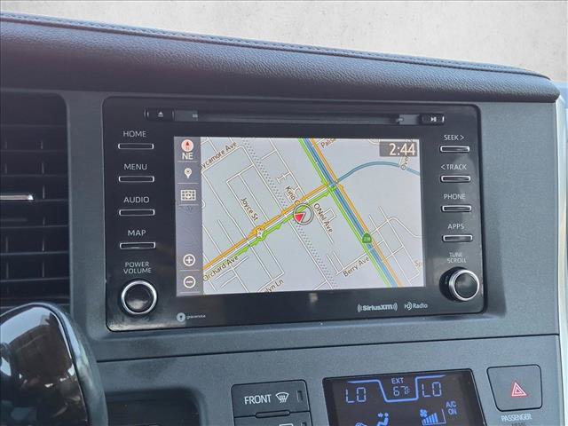 Used 2019 Toyota Sienna XLE w/ XLE Navigation Package FWD image 13