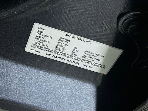 Used 2024 Tesla Model Y Long Range image 12