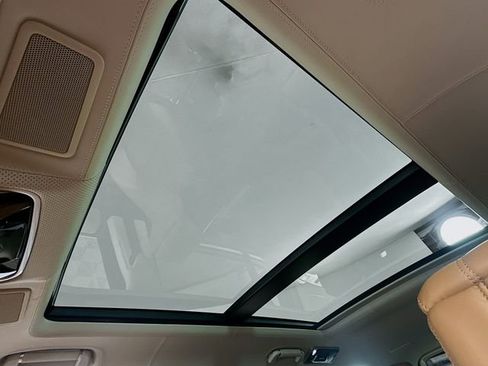 Used 2021 Land Rover Range Rover Autobiography Fifty Edition image 23