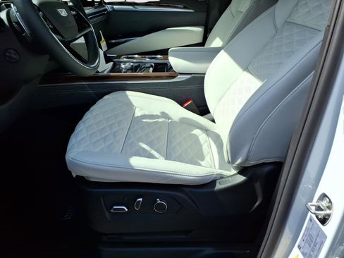 New 2026 Cadillac Escalade Platinum Sport w/ LPO, ONYX Package image 16