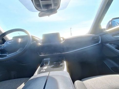 Used 2025 Nissan Rogue SV FWD image 23