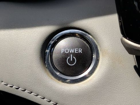 Used 2023 Toyota Highlander XLE FWD image 23