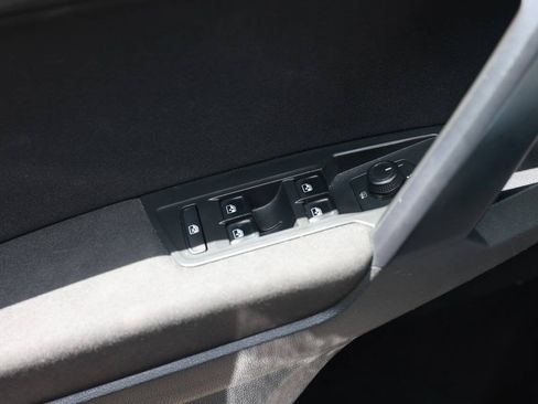 Used 2021 Volkswagen Tiguan S FWD image 41