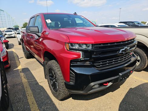 Used 2021 Chevrolet Silverado 1500 LT Trail Boss w/ Convenience Package II AWD/4WD image 2