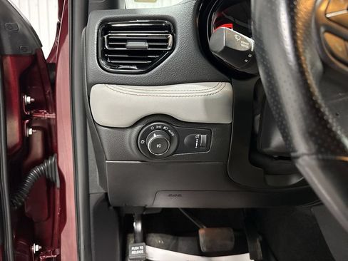 Used 2022 Dodge Durango R/T w/ Blacktop Package RWD image 18