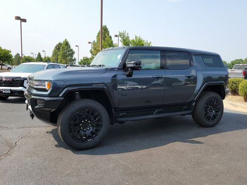 New 2026 GMC Hummer EV SUV w/ LPO, Dark Essentials Package AWD/4WD image 4