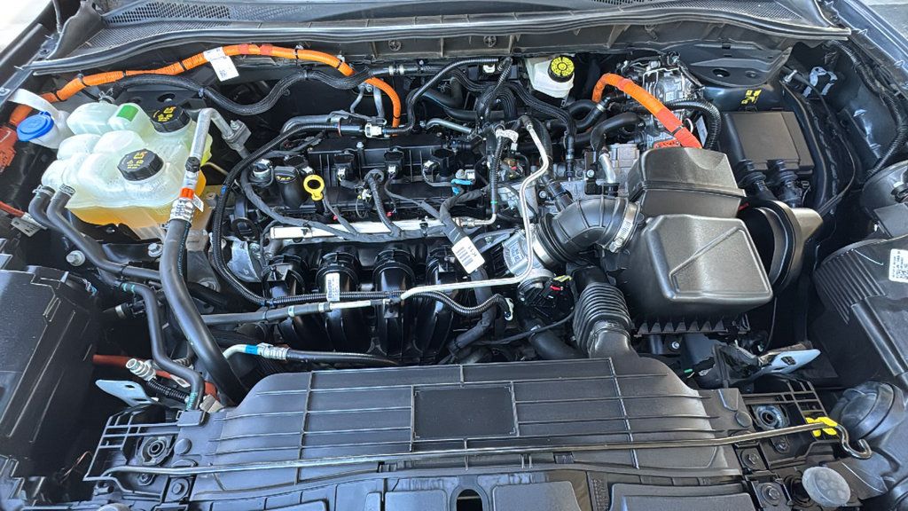 Certified 2022 Ford Escape SE w/ SE Sport Appearance Package FWD image 25