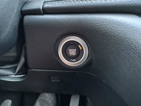 New 2026 Chrysler Pacifica Select image 17