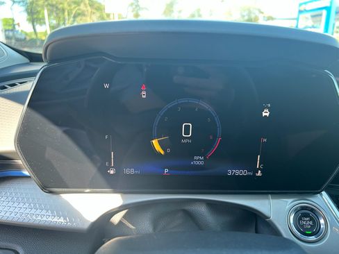 Used 2025 Chevrolet Trax LT FWD image 10