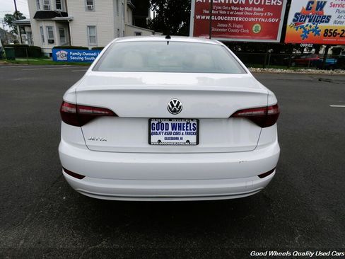 Used 2020 Volkswagen Jetta SE w/ SE Cold Weather Package FWD image 6