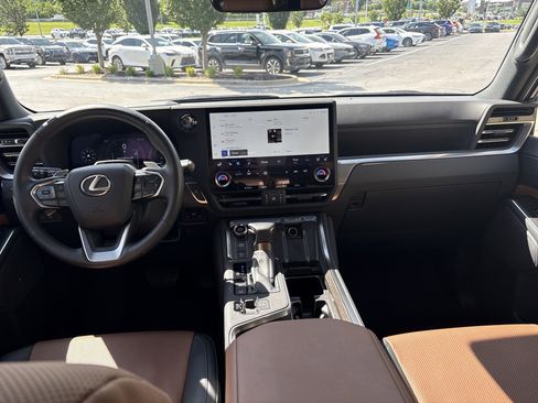 Certified 2025 Lexus GX 550 w/ Cold Area Package AWD/4WD image 29