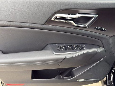 New 2026 Kia Sportage SX image 9