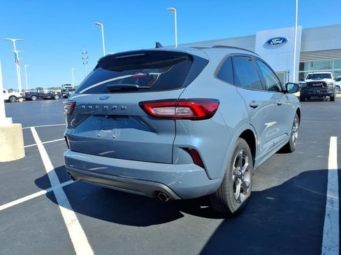 Used 2024 Ford Escape ST-Line w/ Tech Pack #1 FWD image 9