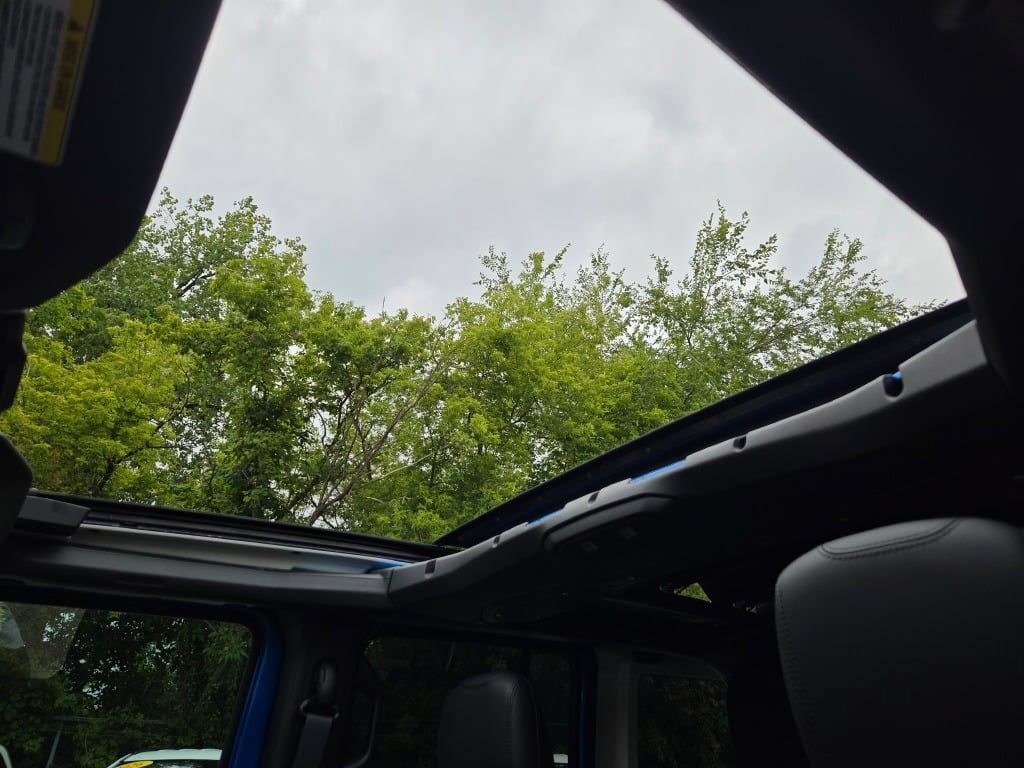 New 2026 Jeep Wrangler Unlimited Sahara AWD/4WD image 3