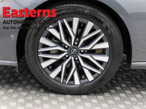Used 2024 Nissan Altima 2.5 SV FWD image 32