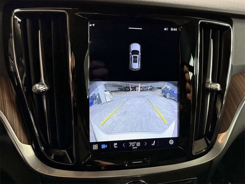 Used 2023 Volvo V60 B5 Cross Country Plus w/ Climate Package image 7