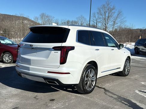 Used 2021 Cadillac XT6 Premium Luxury image 3