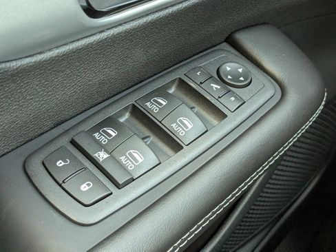 New 2026 Chrysler Pacifica Limited w/ Trailer Tow Group image 24