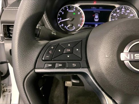 Used 2025 Nissan Sentra SV FWD image 18