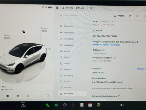 Used 2023 Tesla Model Y Performance image 38