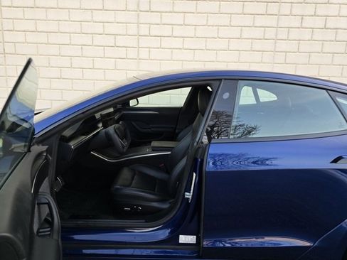 Used 2021 Tesla Model S Plaid image 13