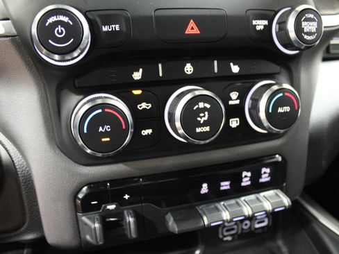 Used 2022 RAM 1500 Big Horn AWD/4WD image 62