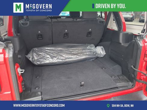 Used 2024 Jeep Wrangler Sahara image 12