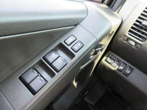 Used 2016 Nissan Frontier PRO-4X AWD/4WD image 31