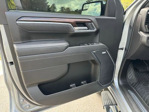 Used 2025 GMC Sierra 1500 SLT w/ SLT Premium Package image 9