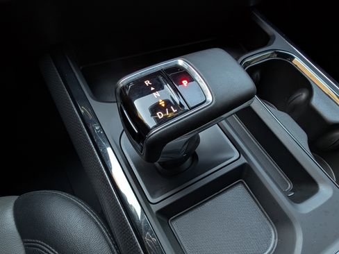 Used 2024 Chevrolet Silverado 1500 ZR2 w/ Technology Package image 32