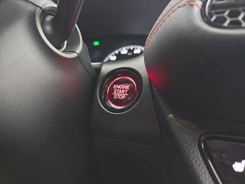 Used 2024 Honda HR-V Sport image 32