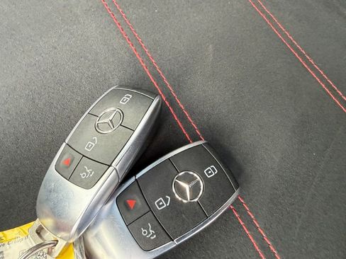 Used 2023 Mercedes-Benz GLB 250 image 29