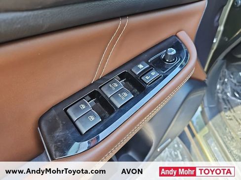 Used 2017 Subaru Outback 3.6R Touring w/ Popular Package #5A image 11