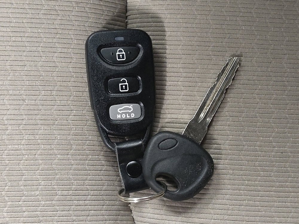 Used 2017 Hyundai Elantra SE FWD image 32