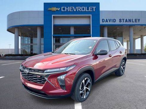 Used 2024 Chevrolet Trax RS w/ Driver Confidence Package FWD image 1