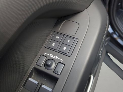 Used 2025 Land Rover Defender 110 S AWD/4WD image 25