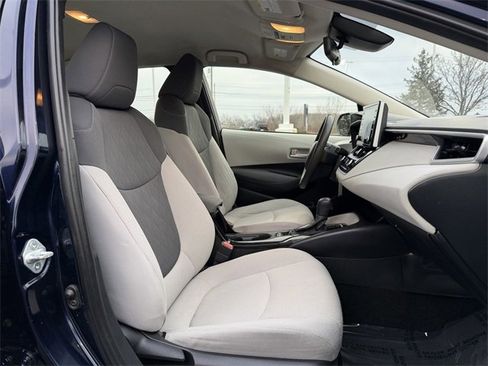 Used 2021 Toyota Corolla LE image 18