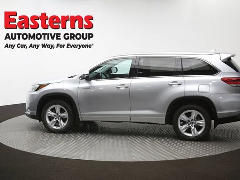 Used 2019 Toyota Highlander Limited w/ Carpet Mat Package (TMS) AWD/4WD image 67