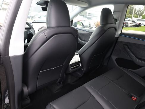 Used 2026 Tesla Model Y Long Range RWD image 21