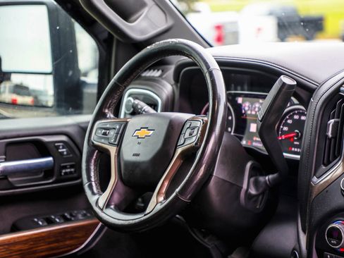 Used 2021 Chevrolet Silverado 2500 High Country AWD/4WD image 17